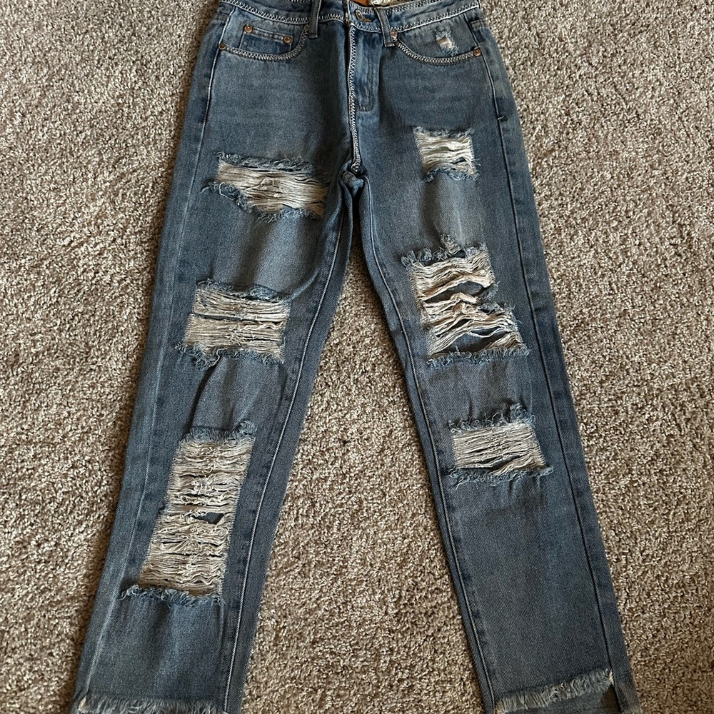 POL Distressed Straight Leg Jeans in Faded Blue